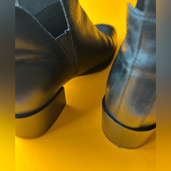 Seychelles Sleek Black Leather Pull On Ankle Boots   Size 9.5 - Picture 7 of 12